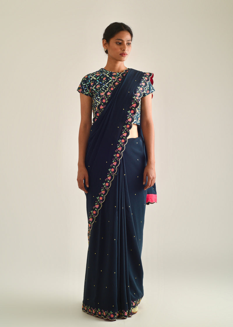 Printed Scallop Border Saree Blouse Set - Pebble Black