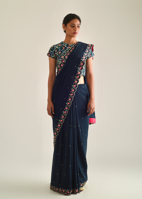 Printed Scallop Border Saree - Pebble Black