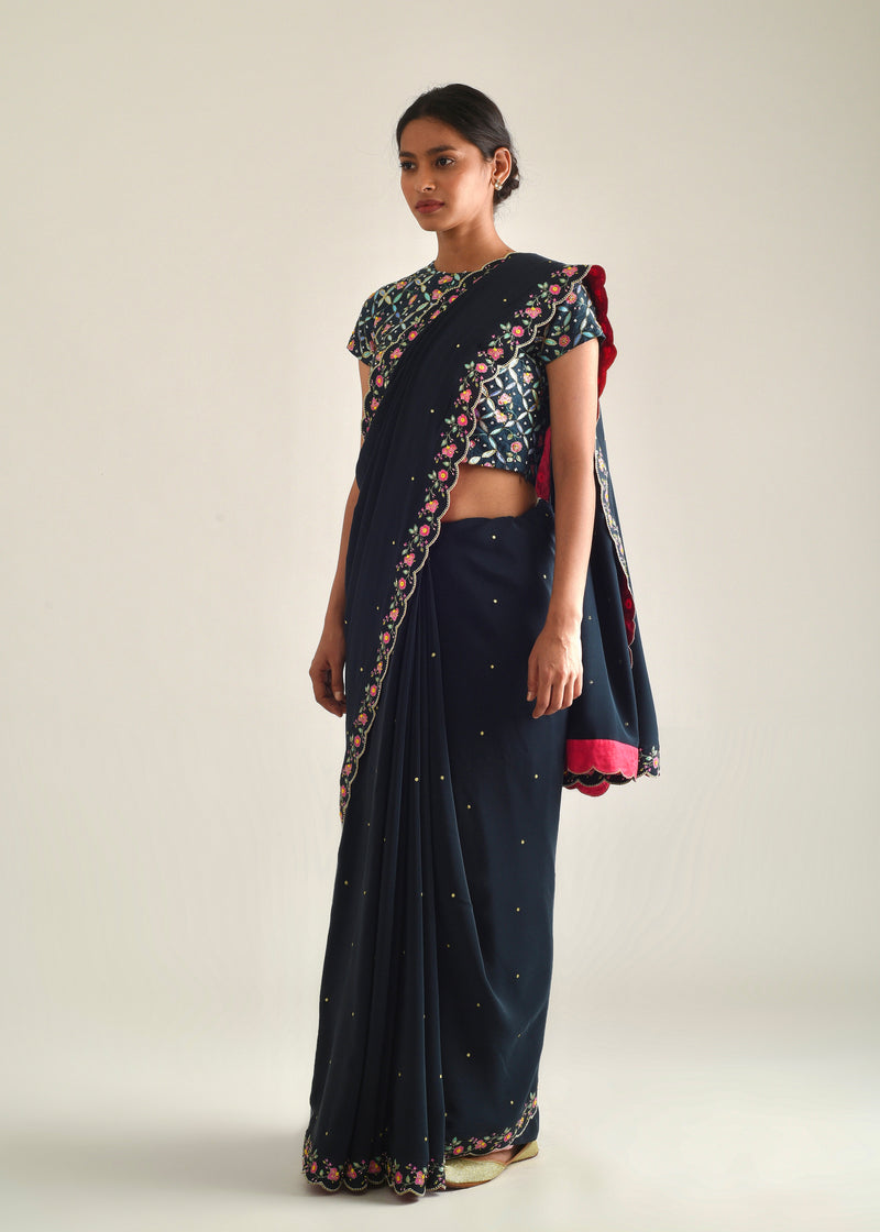 Printed Scallop Border Saree Blouse Set - Pebble Black