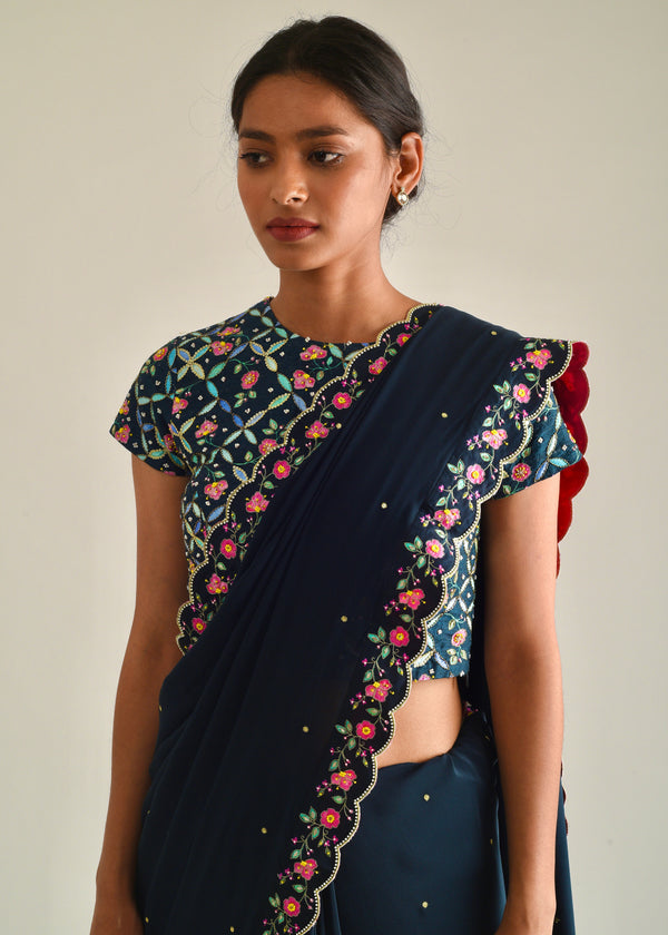 Printed Scallop Border Saree Blouse Set - Pebble Black