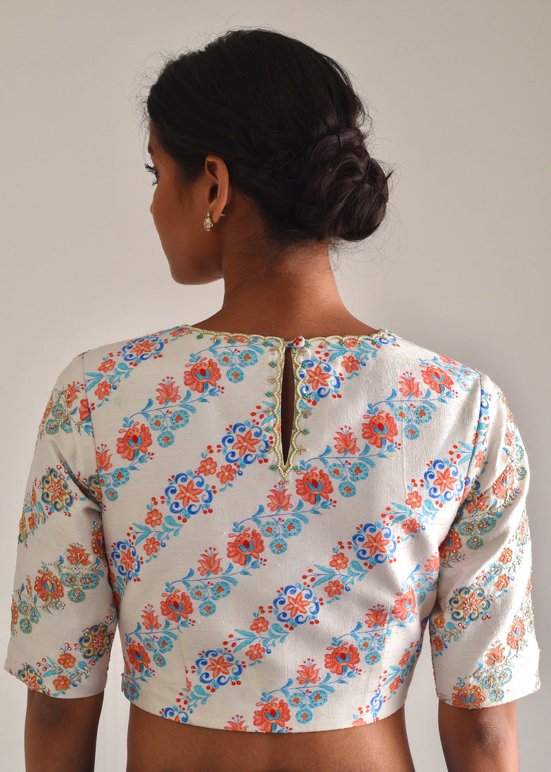 Kanguri Scallop Saree White Tircha Blouse Set - Cadet Blue